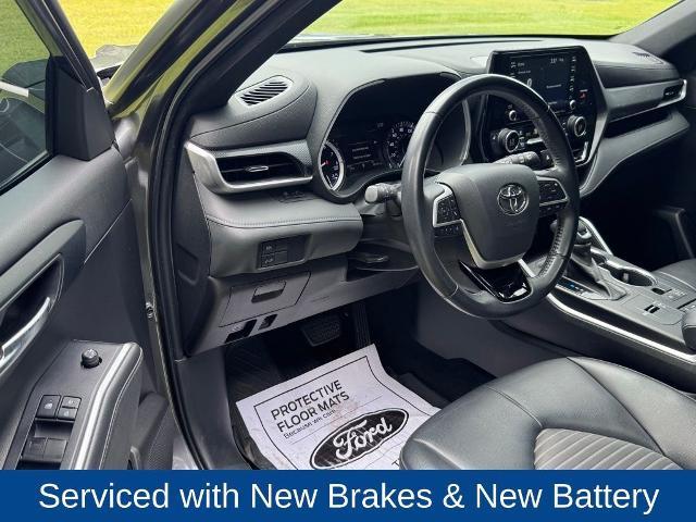 used 2022 Toyota Highlander car, priced at $30,000