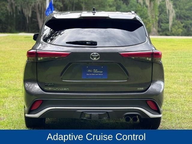 used 2022 Toyota Highlander car, priced at $30,000