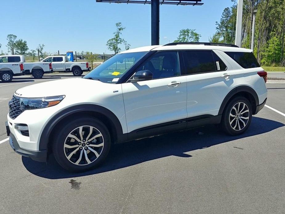 new 2024 Ford Explorer car, priced at $48,870