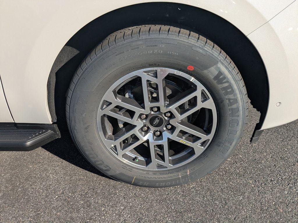 new 2025 Ford Expedition car, priced at $69,030