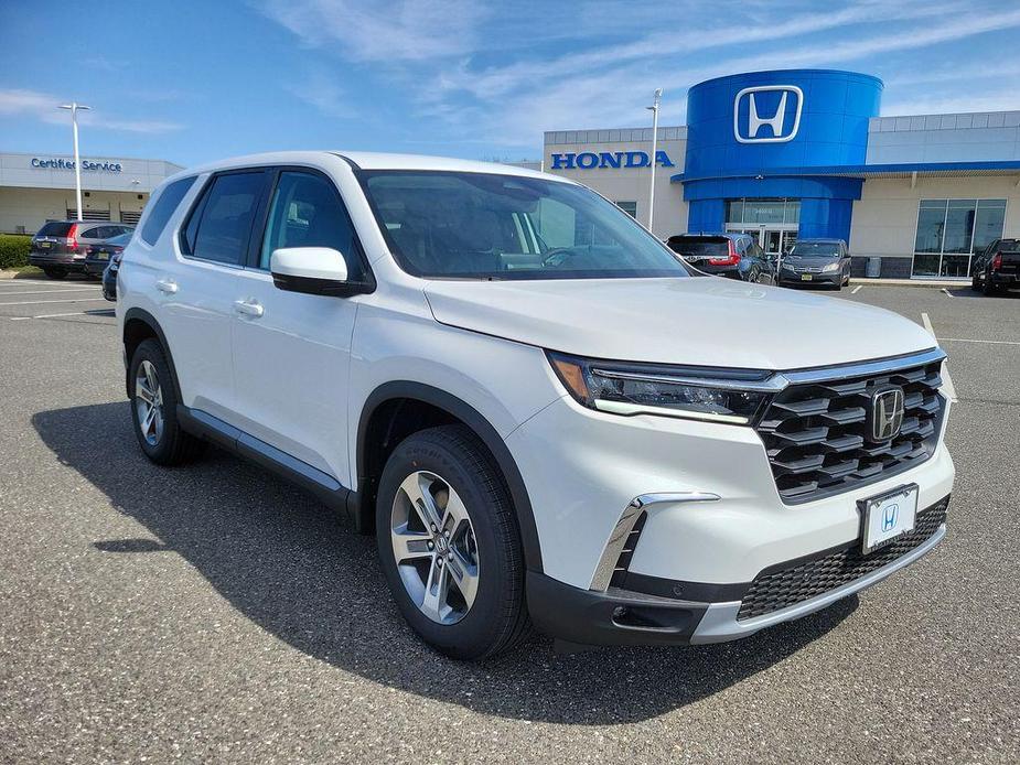 new 2025 Honda Pilot car, priced at $47,450