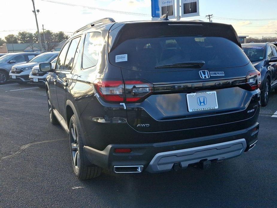 new 2025 Honda Pilot car, priced at $55,465