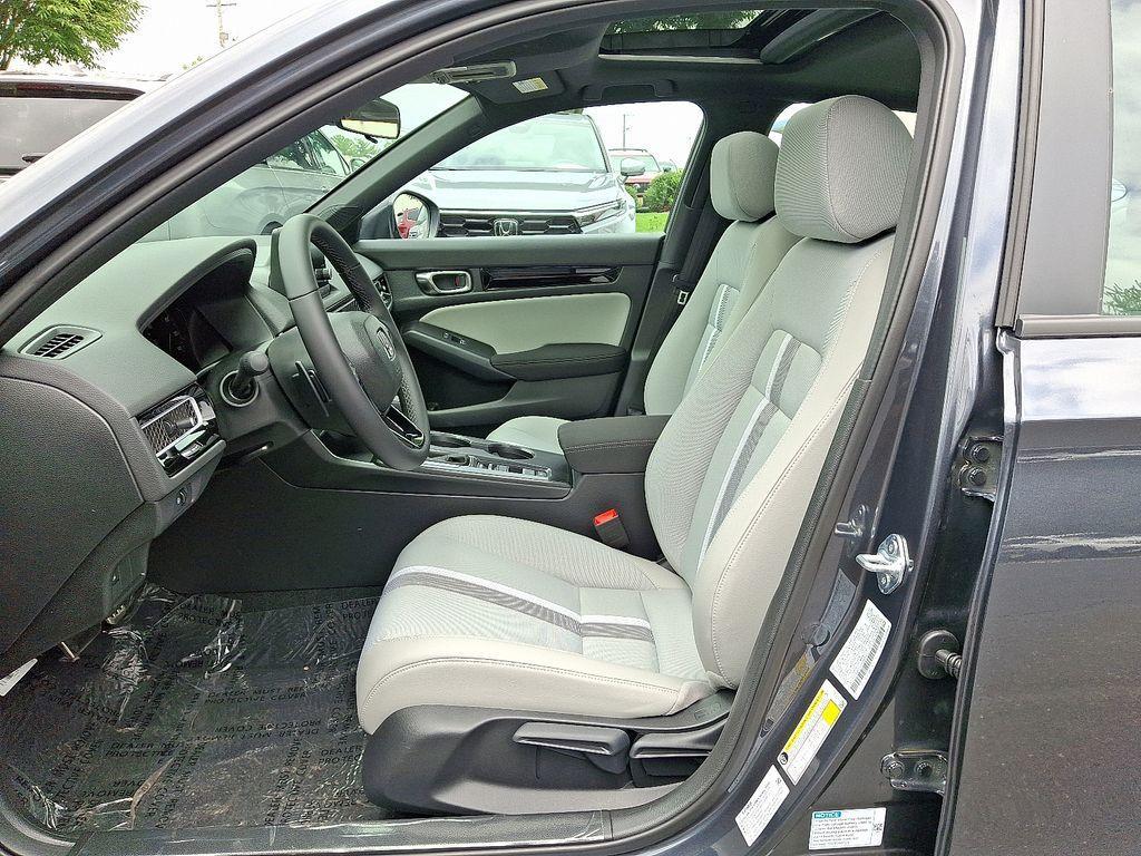 new 2025 Honda Civic Hybrid car, priced at $30,100