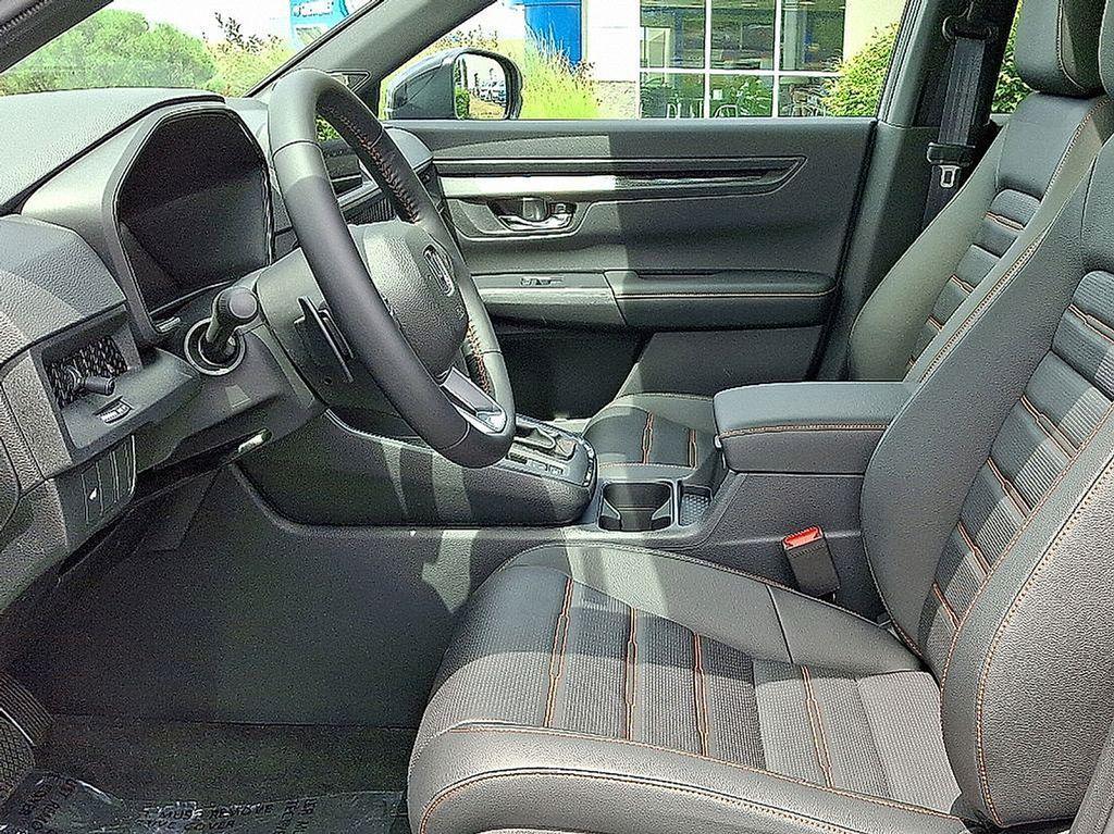 new 2026 Honda CR-V Hybrid car, priced at $41,675