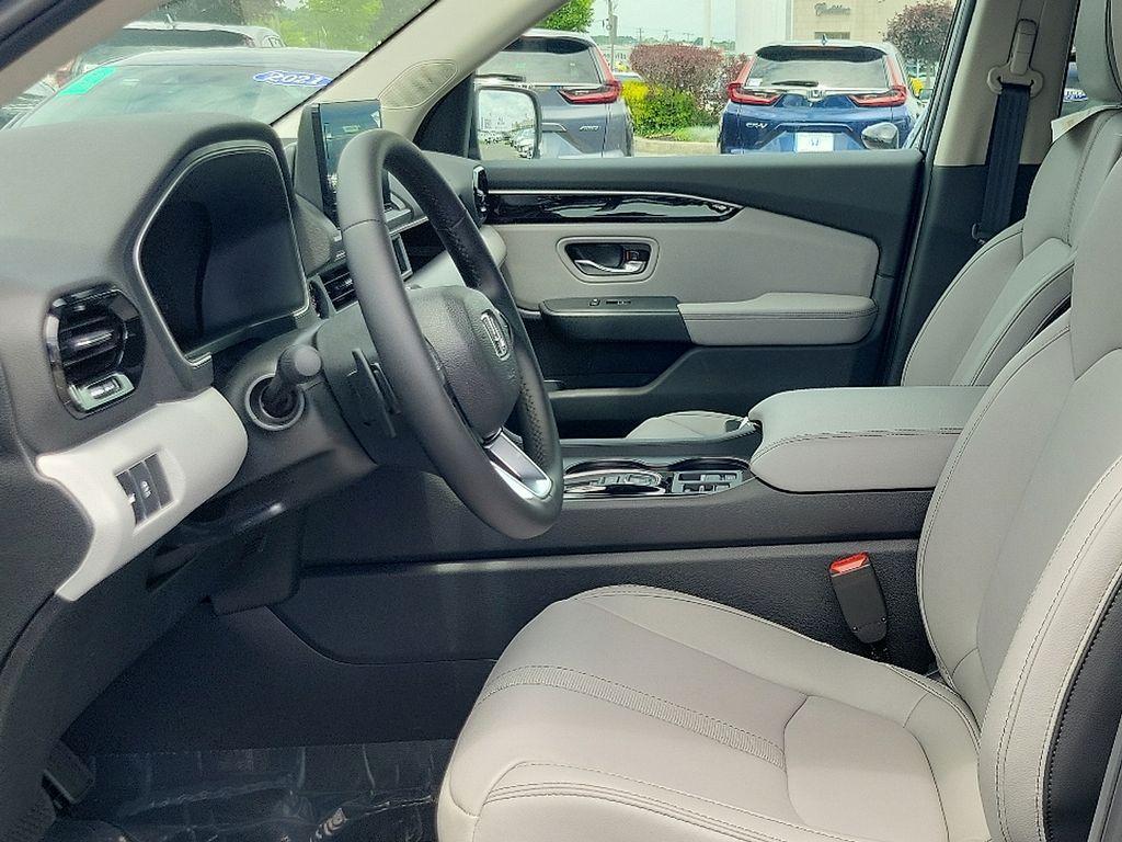 new 2025 Honda Pilot car, priced at $47,780