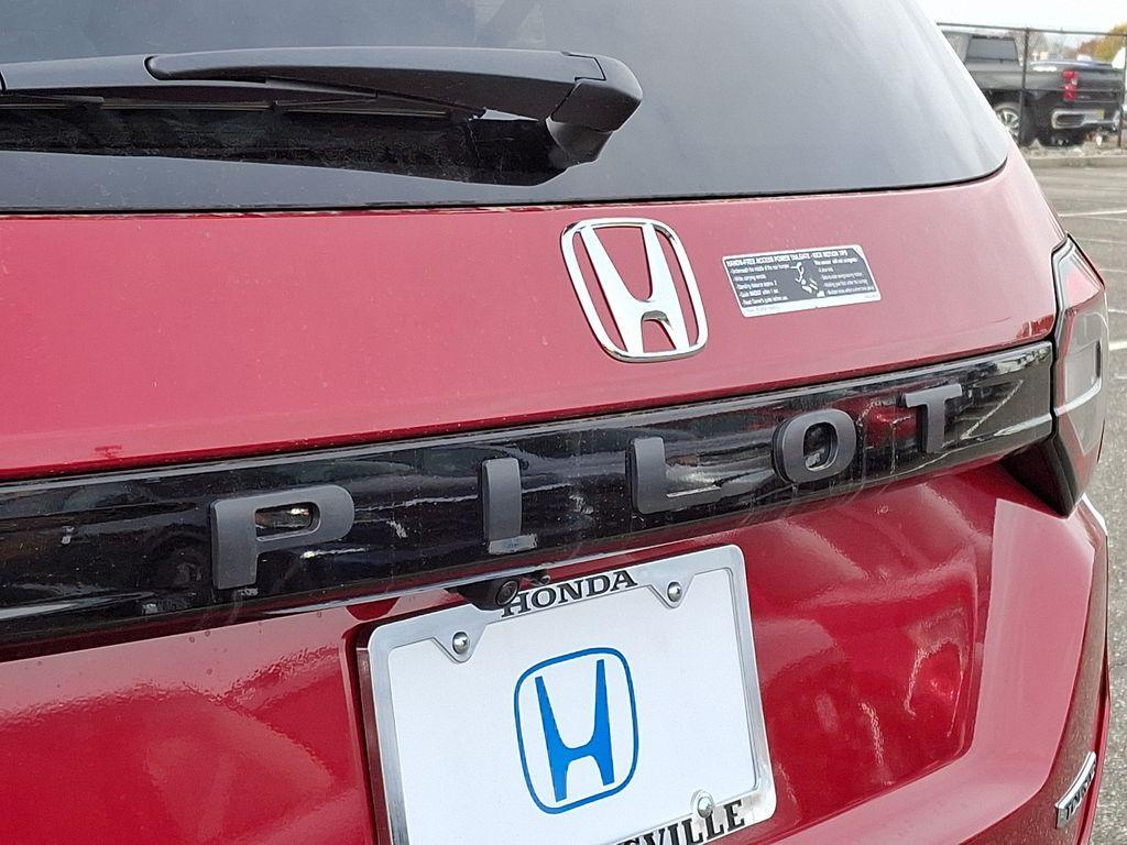 new 2025 Honda Pilot car, priced at $51,450