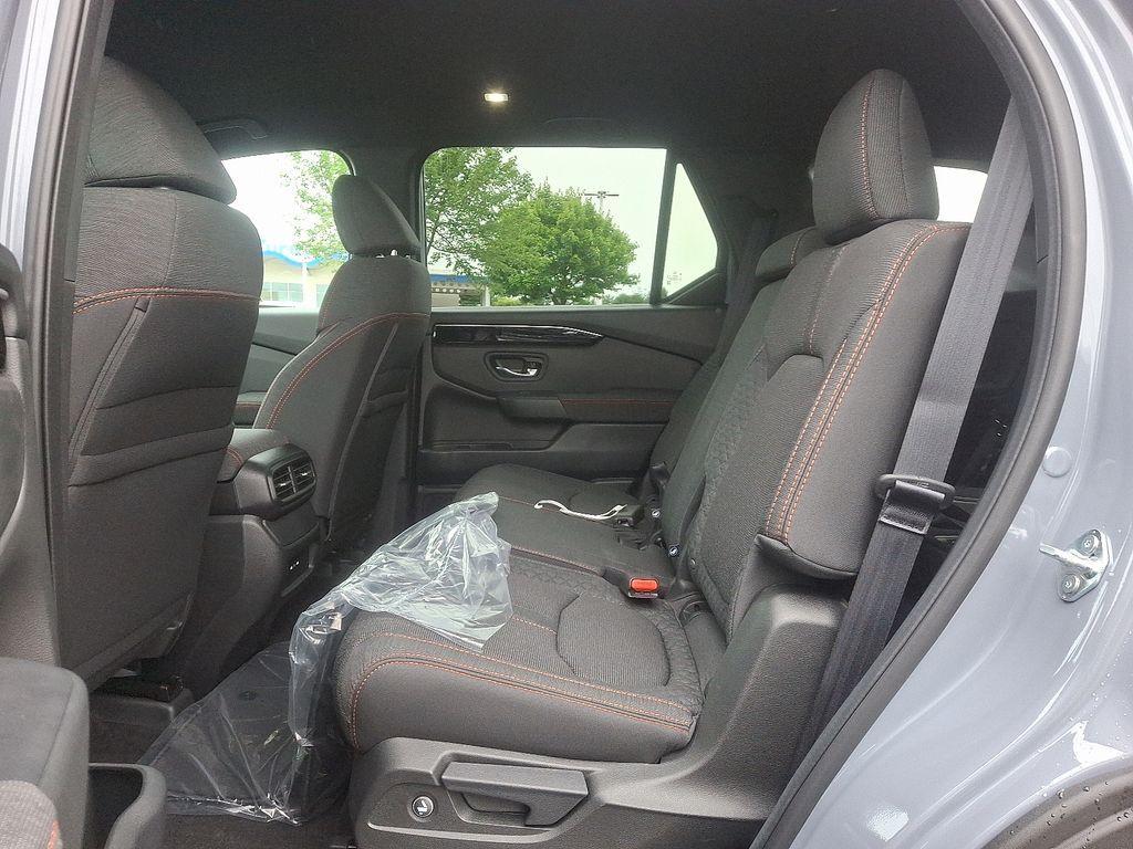 new 2025 Honda Pilot car, priced at $44,205