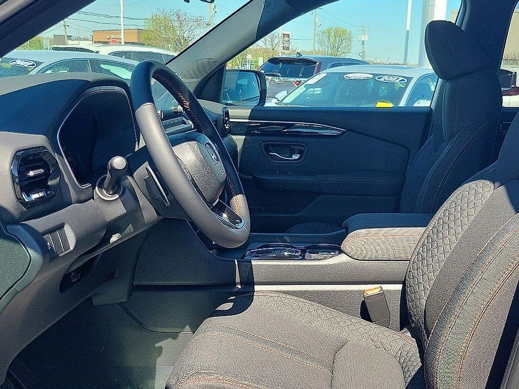 new 2025 Honda Pilot car, priced at $44,205