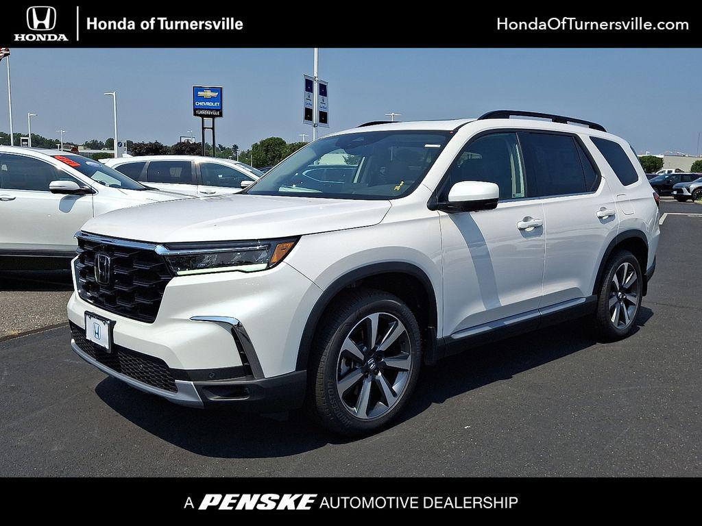 new 2025 Honda Pilot car, priced at $56,705