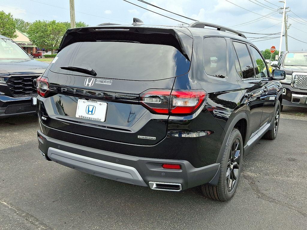 new 2025 Honda Pilot car, priced at $52,950