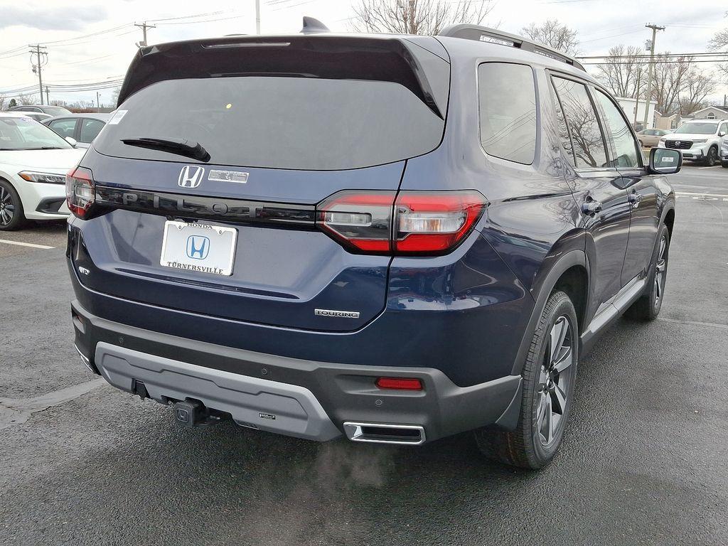 new 2025 Honda Pilot car, priced at $52,715