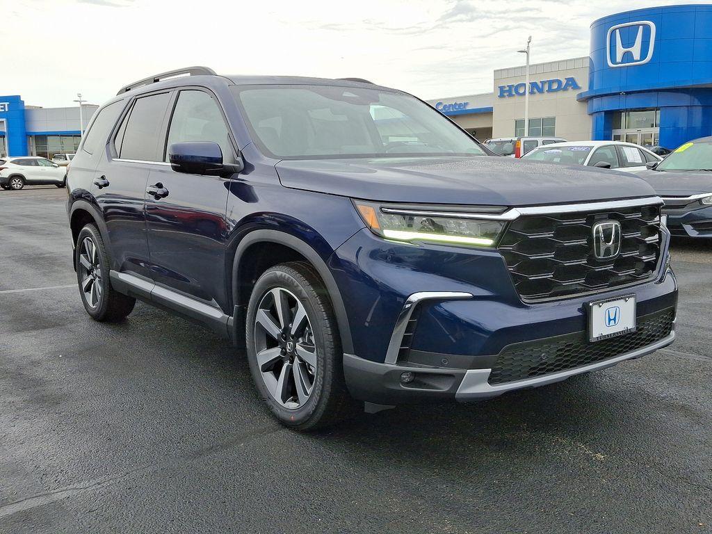 new 2025 Honda Pilot car, priced at $52,715