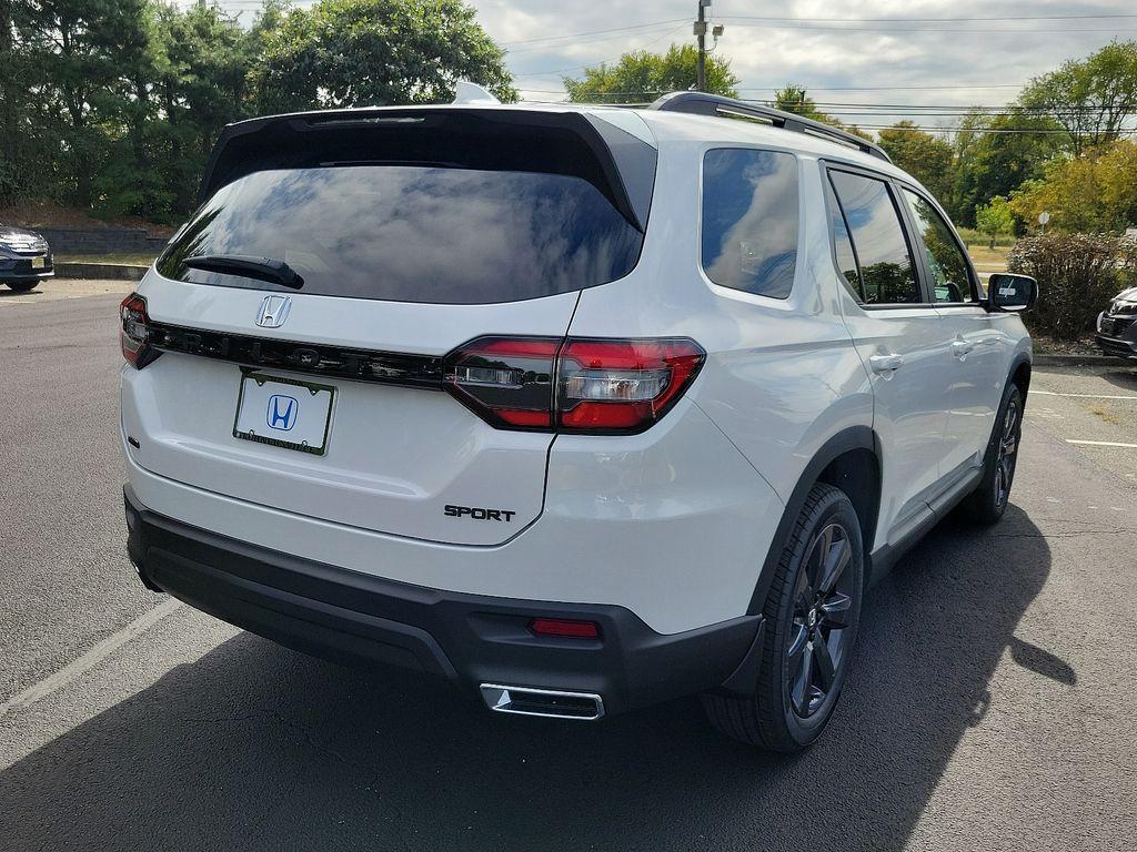 new 2025 Honda Pilot car, priced at $44,150