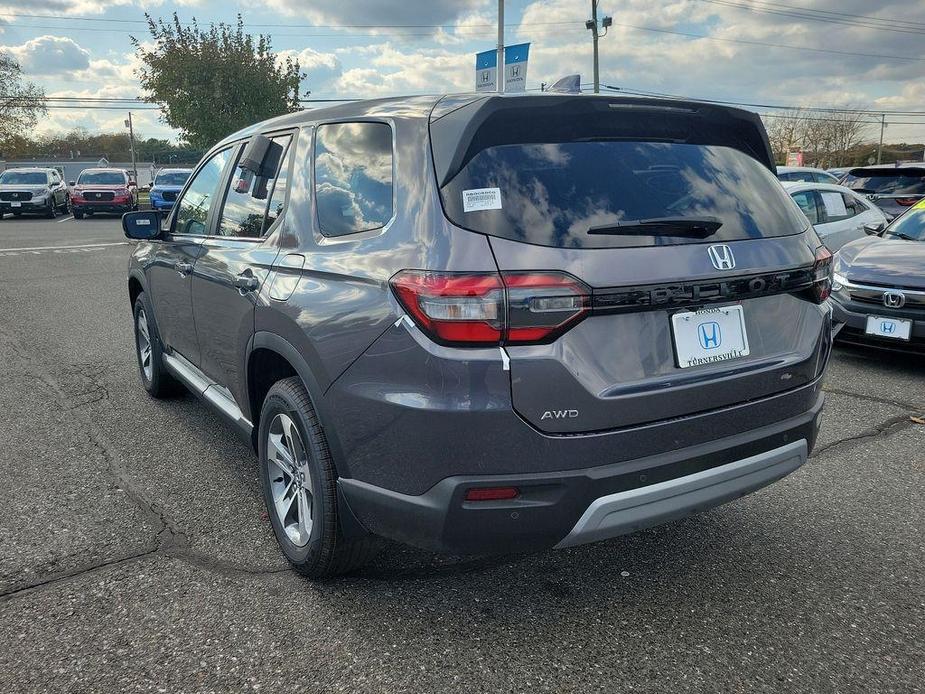 new 2025 Honda Pilot car, priced at $46,695