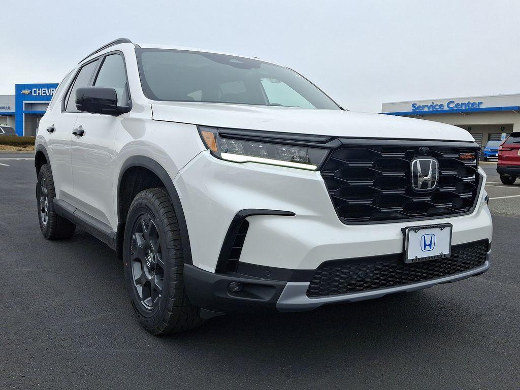 new 2025 Honda Pilot car, priced at $52,090