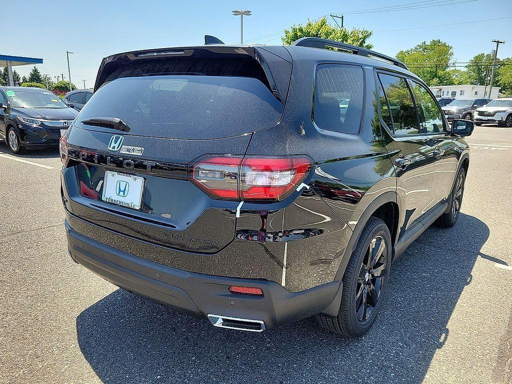 new 2025 Honda Pilot car, priced at $56,030