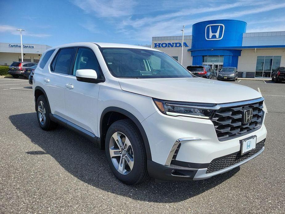 new 2025 Honda Pilot car, priced at $47,150