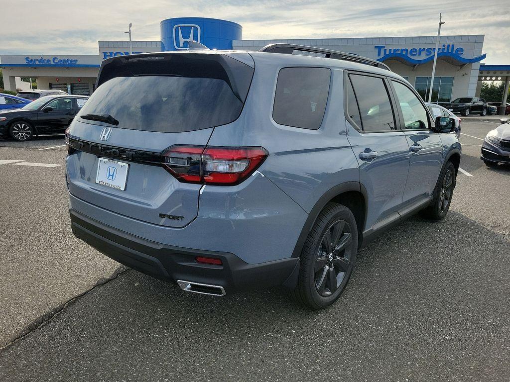 new 2025 Honda Pilot car, priced at $44,205