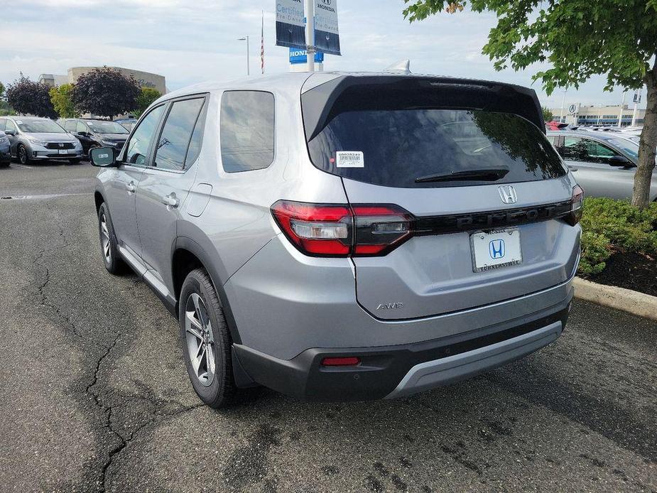 new 2025 Honda Pilot car, priced at $47,725