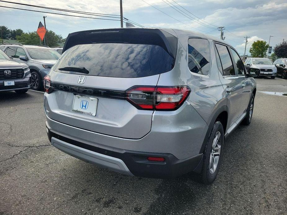 new 2025 Honda Pilot car, priced at $47,725