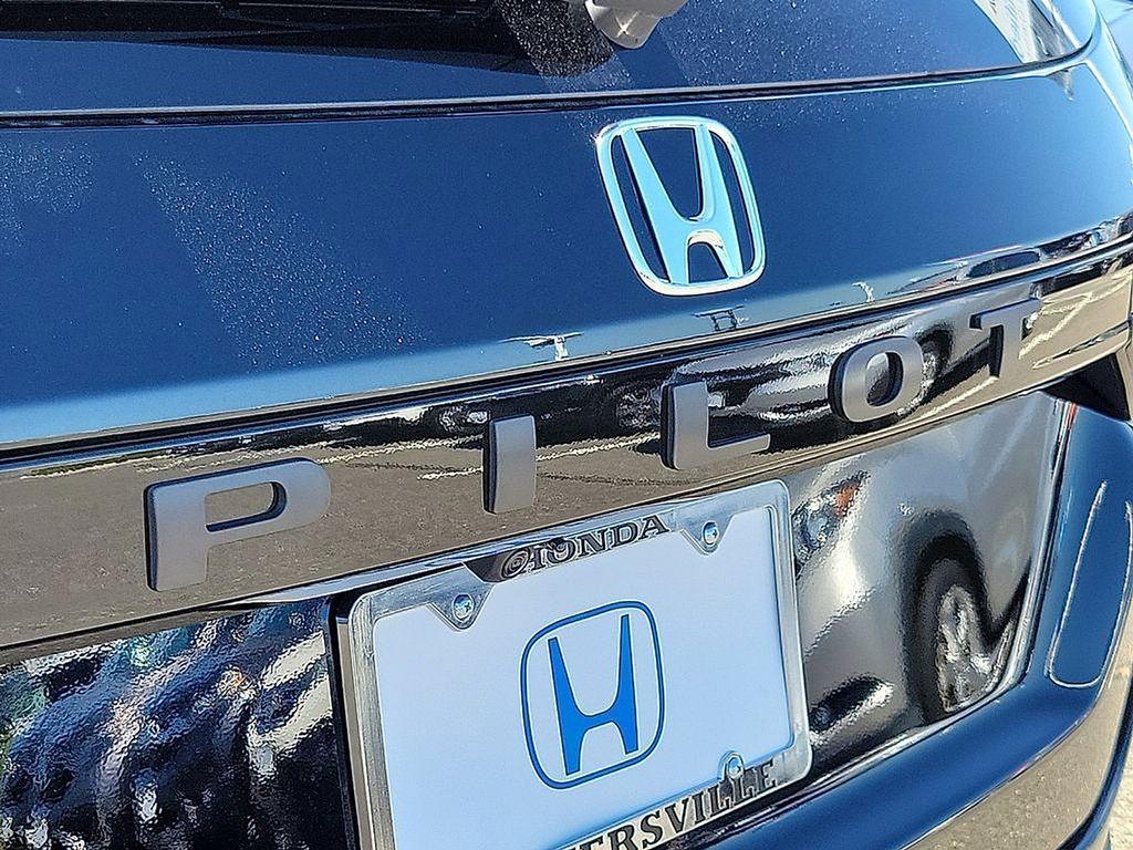 new 2025 Honda Pilot car, priced at $47,095