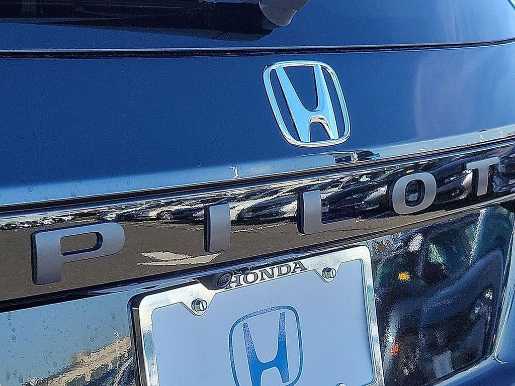 new 2025 Honda Pilot car, priced at $47,095