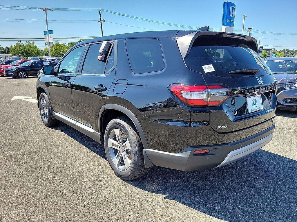 new 2025 Honda Pilot car, priced at $47,095