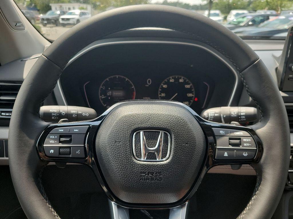 new 2025 Honda Pilot car, priced at $51,050