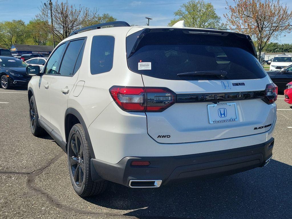 new 2025 Honda Pilot car, priced at $56,485