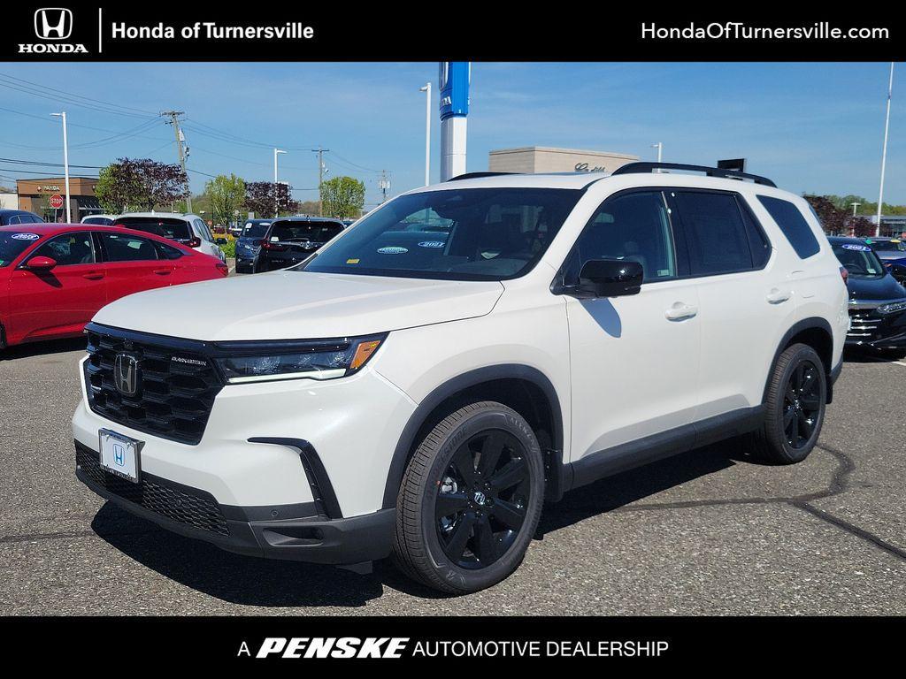 new 2025 Honda Pilot car, priced at $56,485