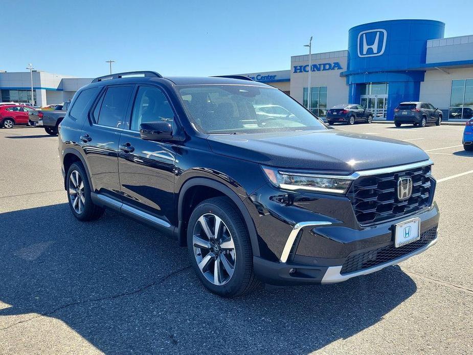 new 2025 Honda Pilot car, priced at $50,995