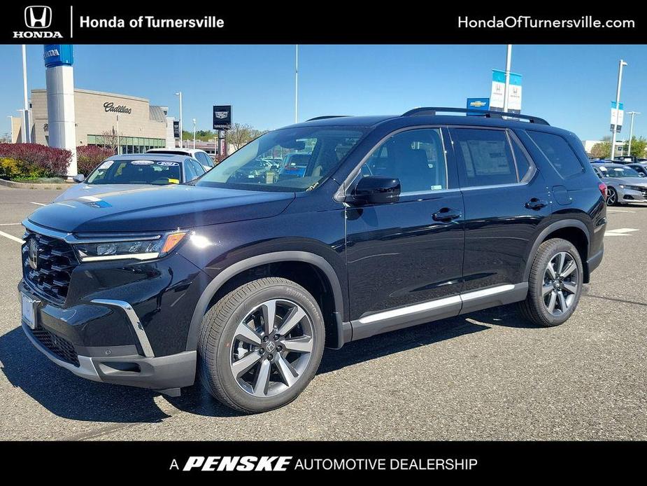 new 2025 Honda Pilot car, priced at $50,995