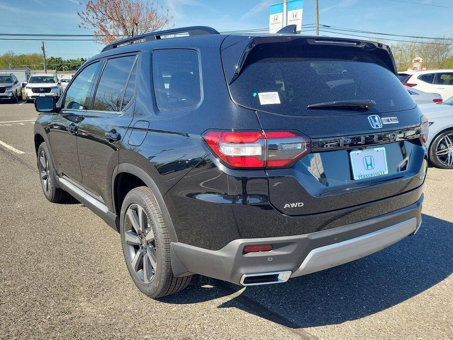 new 2025 Honda Pilot car, priced at $50,995