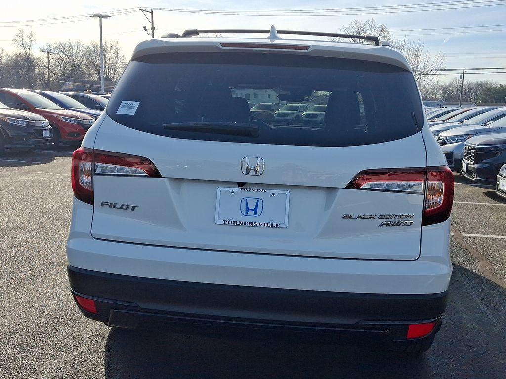 used 2022 Honda Pilot car, priced at $37,980