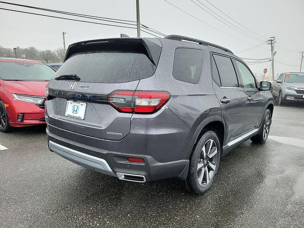 new 2025 Honda Pilot car, priced at $51,825
