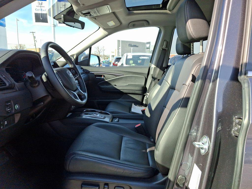 used 2022 Honda Pilot car, priced at $32,980