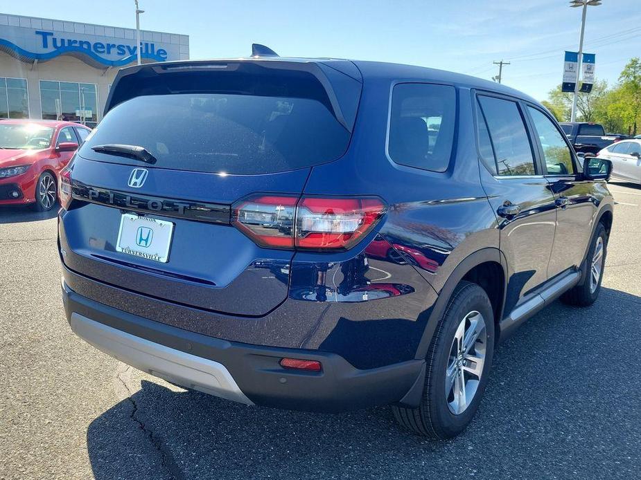 new 2025 Honda Pilot car, priced at $46,995