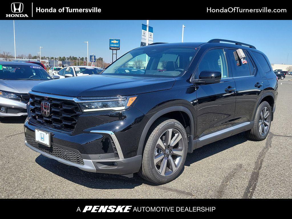 new 2025 Honda Pilot car, priced at $54,475