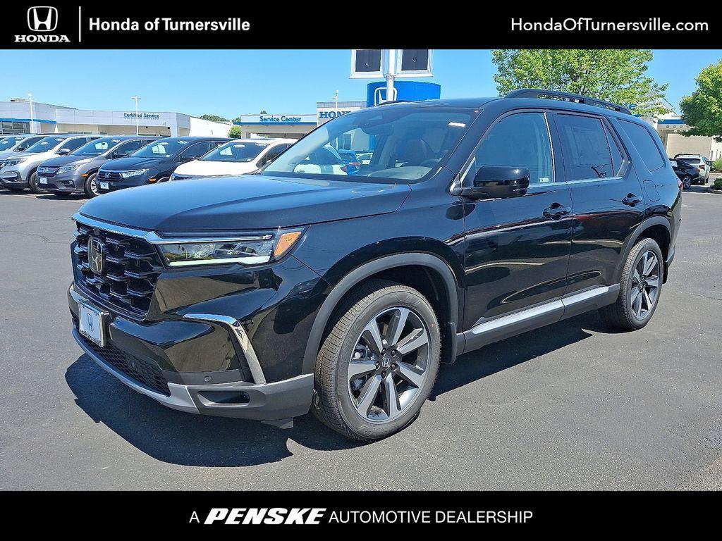 new 2025 Honda Pilot car, priced at $54,530