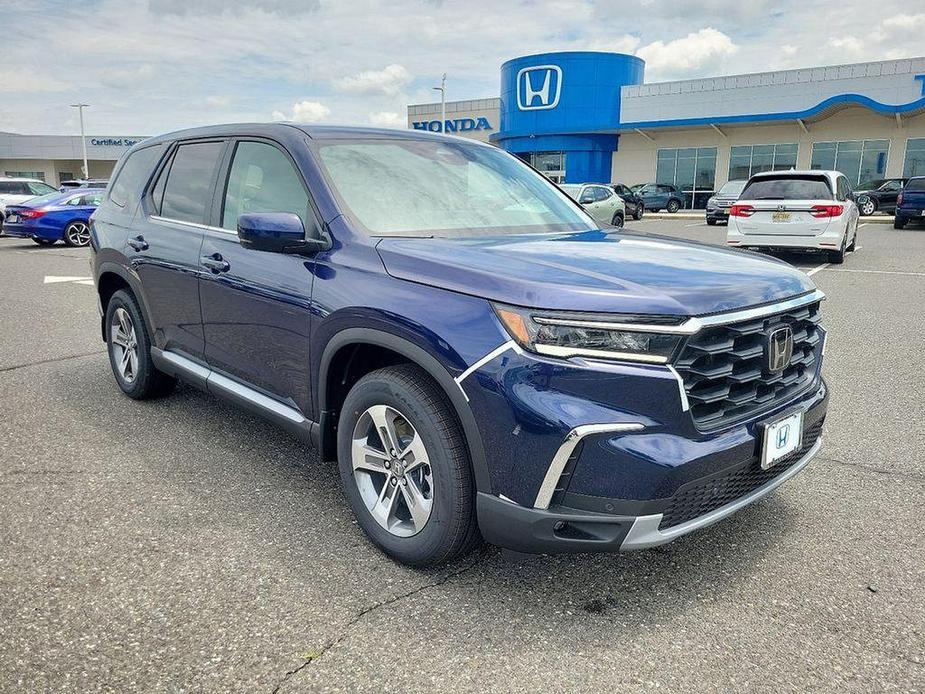 new 2025 Honda Pilot car, priced at $47,425