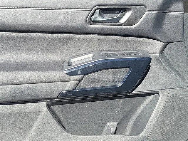 new 2025 Nissan Pathfinder car, priced at $39,260
