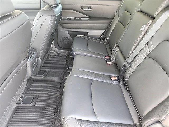 new 2025 Nissan Pathfinder car, priced at $39,590