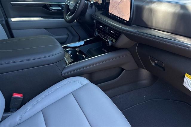 new 2025 Chevrolet Suburban car, priced at $72,689