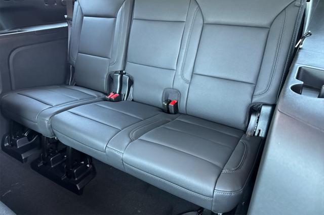 new 2025 Chevrolet Suburban car, priced at $72,689