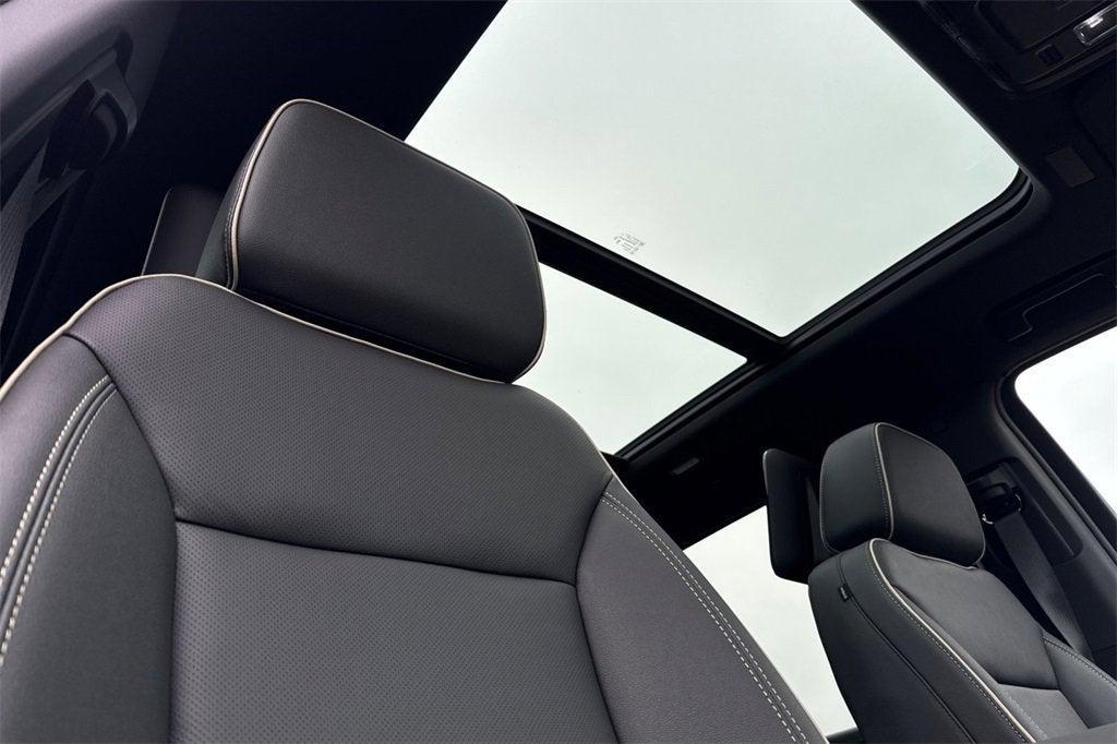 new 2025 Chevrolet Suburban car, priced at $88,279