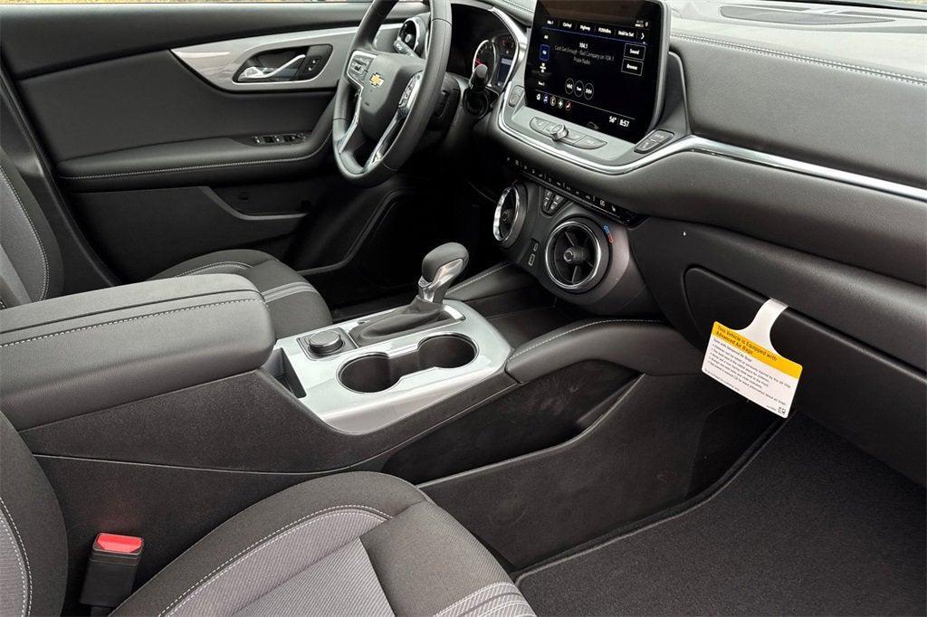 new 2025 Chevrolet Blazer car, priced at $36,409