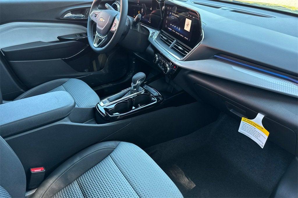 new 2025 Chevrolet Trax car, priced at $24,211