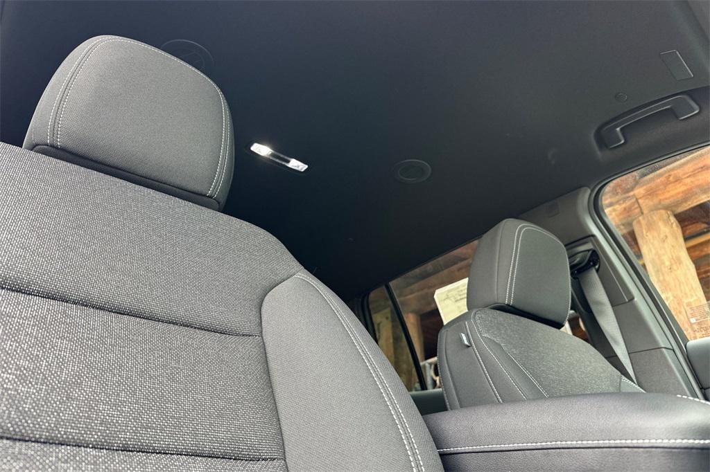 new 2025 Chevrolet Traverse car, priced at $39,995