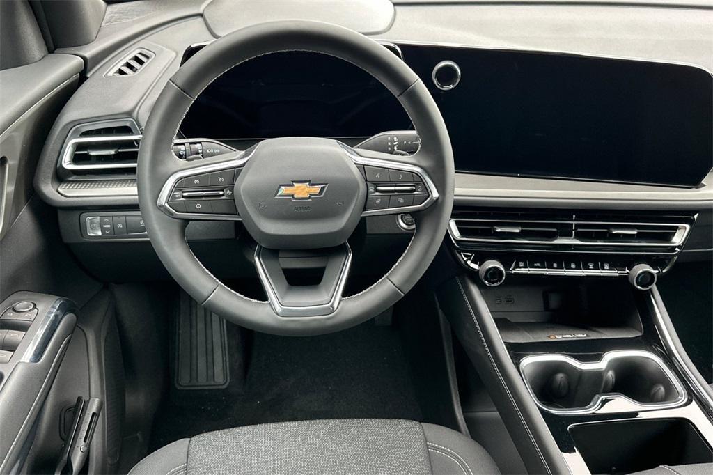 new 2025 Chevrolet Traverse car, priced at $39,995