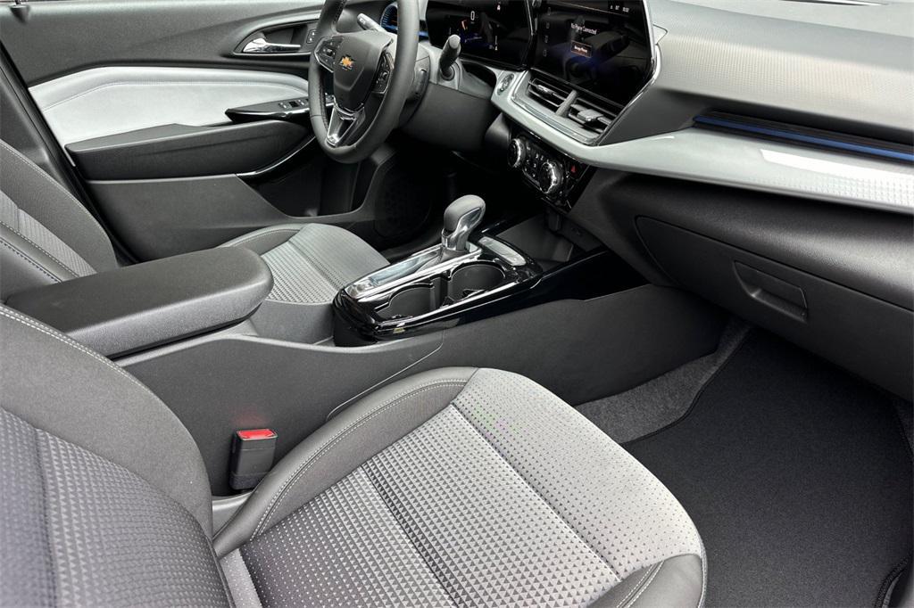 new 2025 Chevrolet Trax car, priced at $24,377